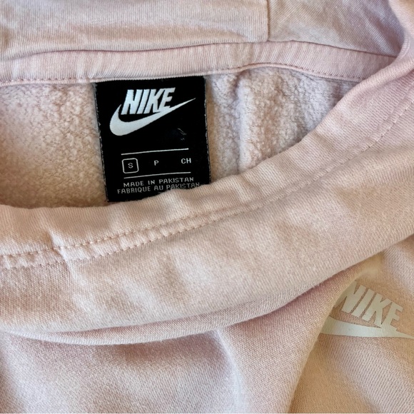 Nike Sportswear Hoodie Woman’s Size Small Pockets Pink Work Out Gym - Picture 6 of 6